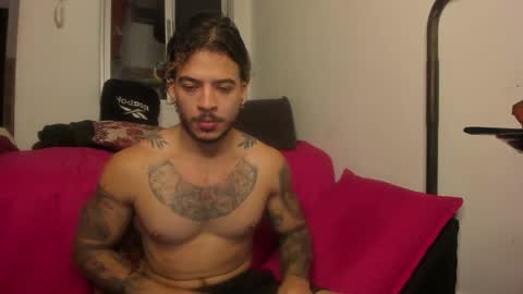 Snapshot of neeii chatting on 5, 1, 2025 Nei turn green online show from 5, 1, 2025