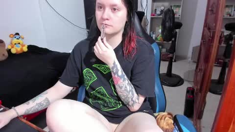 Snapshot of neeko_lol_ chatting on 3, 5, 2026 Geek Nicole im Neeko UwU online show from 3, 5, 2026