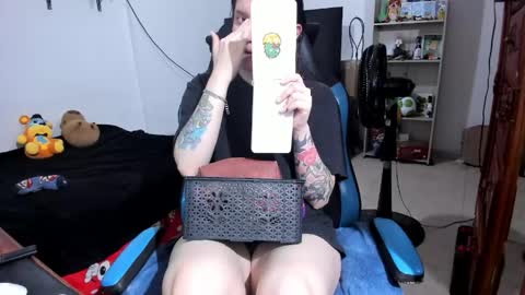 Snapshot of neeko_lol_ chatting on 12, 5, 2026 Geek Nicole im Neeko UwU online show from 12, 5, 2026