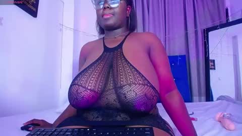 Snapshot of neighbor_ebony chatting on 21, 4, 2026 CHIKY online show from 21, 4, 2026