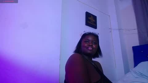 Snapshot of neighbor_ebony chatting on 21, 4, 2026 CHIKY online show from 21, 4, 2026
