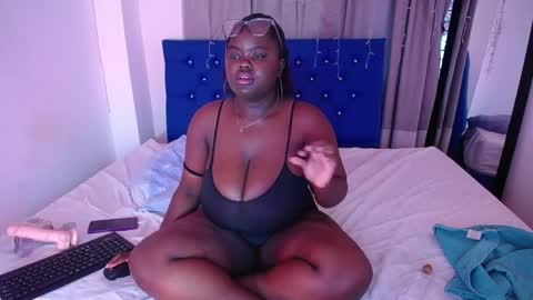 Snapshot of neighbor_ebony chatting on 24, 4, 2026 CHIKY online show from 24, 4, 2026