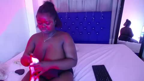 Snapshot of neighbor_ebony chatting on 28, 4, 2026 CHIKY online show from 28, 4, 2026