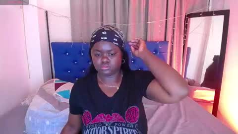 Snapshot of neighbor_ebony chatting on 6, 7, 2026 CHIKY online show from 6, 7, 2026