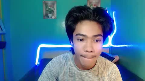 neil_asian69 online show from 19, 4, 2026