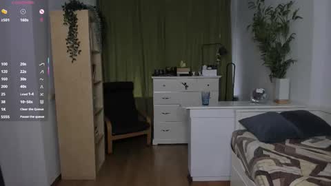 Vicky and Beatrice online show from 13, 10, 2025