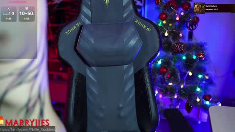 Snapshot of nelle_ chatting on 4, 1, 2025 online show from 4, 1, 2025