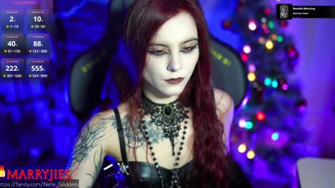 Snapshot of nelle_ chatting on 12, 1, 2025 online show from 12, 1, 2025