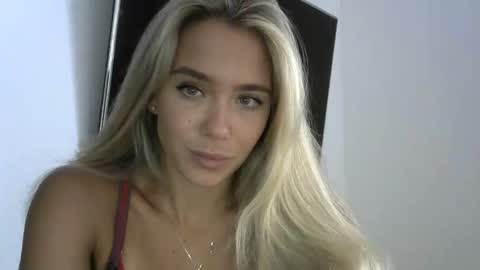 nelly_fortu online show from 25, 4, 2026