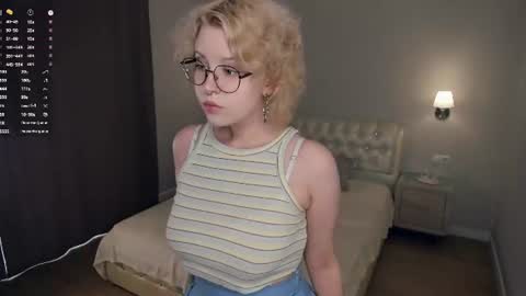 Snapshot of nelly_gloss chatting on 9, 7, 2026 nelly_gloss online show from 9, 7, 2026