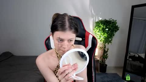 nellysunrise_1 online show from 30, 10, 2025