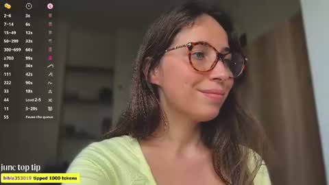 Snapshot of neonquack chatting on 26, 6, 2026 Riley online show from 26, 6, 2026