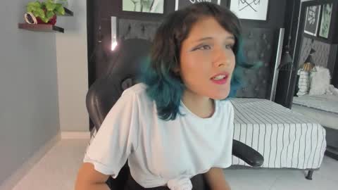 Snapshot of nerida_ chatting on 24, 10, 2025 nerida_ online show from 24, 10, 2025