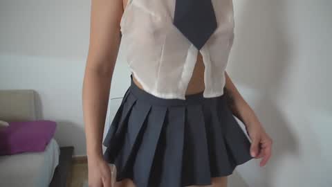 Snapshot of new_dee chatting on 24, 11, 2025 new dee online show from 24, 11, 2025