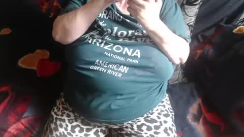 Snapshot of new_milf chatting on 10, 7, 2026 Lilly online show from 10, 7, 2026