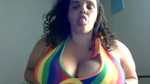 Snapshot of newfiebbw chatting on 8, 7, 2026 Ms. Natural online show from 8, 7, 2026