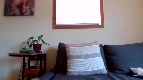 newhallboxer online show from 11, 3, 2026