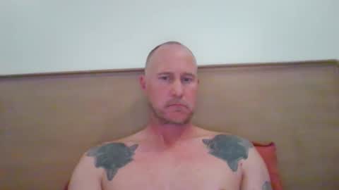 Snapshot of newportman1030 chatting on 25, 3, 2026 amandandhisgirl online show from 25, 3, 2026