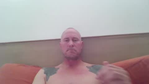 Snapshot of newportman1030 chatting on 29, 4, 2026 amandandhisgirl online show from 29, 4, 2026