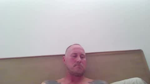 Snapshot of newportman1030 chatting on 6, 6, 2026 amandandhisgirl online show from 6, 6, 2026