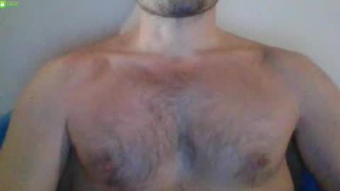 Snapshot of newtyguy90 chatting on 4, 2, 2026 newtyguy90 online show from 4, 2, 2026