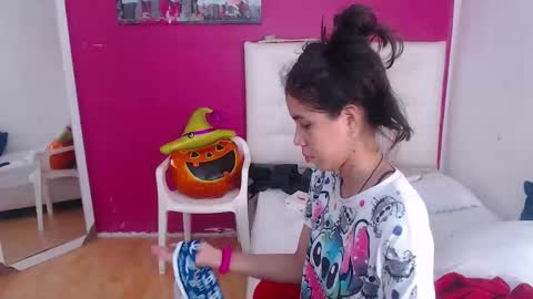 Snapshot of nextdoor_fantasy chatting on 5, 11, 2025 nextdoor_fantasy online show from 5, 11, 2025