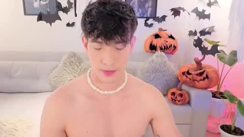   online show from 3, 11, 2025