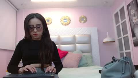 nezzukoo online show from 25, 5, 2026