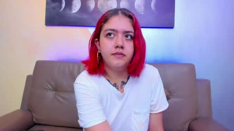 Estefani  online show from 3, 2, 2025