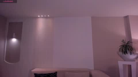 Call me Nia  online show from 22, 12, 2025