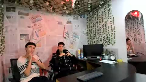 Snapshot of nice_boys11 chatting on 4, 7, 2026 nice_boys11 online show from 4, 7, 2026