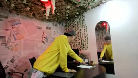 Snapshot of nice_boys11 chatting on 5, 7, 2026 nice_boys11 online show from 5, 7, 2026