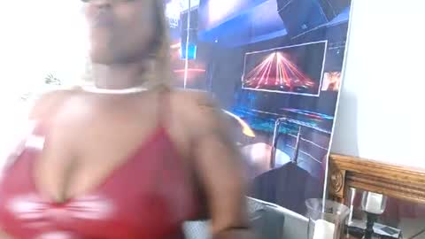 Snapshot of niceandsavvy chatting on 5, 7, 2026 NICE AND SAVVY online show from 5, 7, 2026