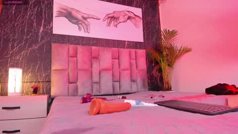 Nicolle  online show from 22, 1, 2025