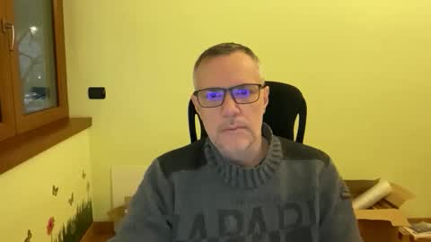 Snapshot of niceshy_71 chatting on 19, 12, 2025 Andrew online show from 19, 12, 2025