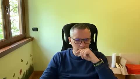 Snapshot of niceshy_71 chatting on 16, 4, 2026 Andrew online show from 16, 4, 2026