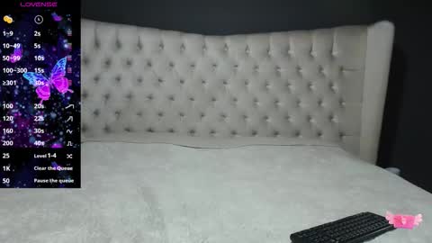 Nichole online show from 20, 9, 2025
