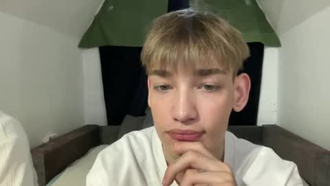Snapshot of nick_win chatting on 14, 12, 2024 Nick online show from 14, 12, 2024