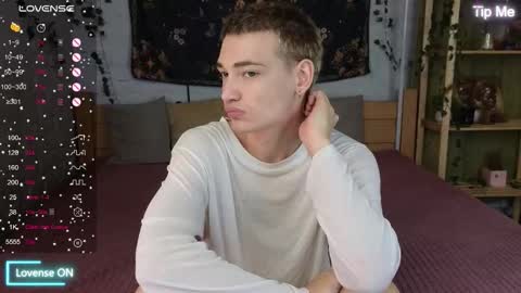 Snapshot of nick_win chatting on 11, 10, 2025 Nick online show from 11, 10, 2025
