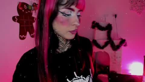 Snapshot of nicki_1 chatting on 1, 1, 2025 Help me reach 100 thumbs up online show from 1, 1, 2025