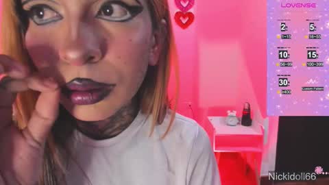 Snapshot of nicki_1 chatting on 16, 9, 2025 Help me reach 100 thumbs up online show from 16, 9, 2025