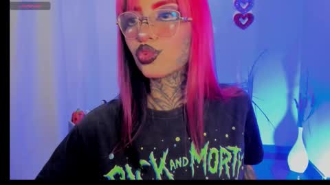 Snapshot of nicki_1 chatting on 3, 10, 2025 Help me reach 100 thumbs up online show from 3, 10, 2025