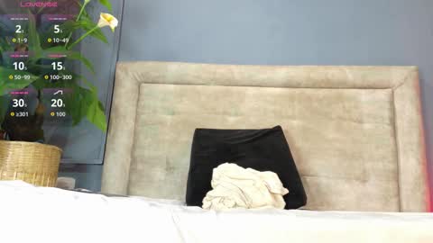 Your baby Nicol  online show from 18, 2, 2026