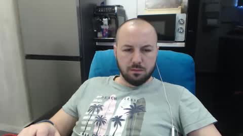 Julian online show from 12, 3, 2026