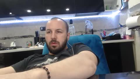 Julian online show from 31, 3, 2026