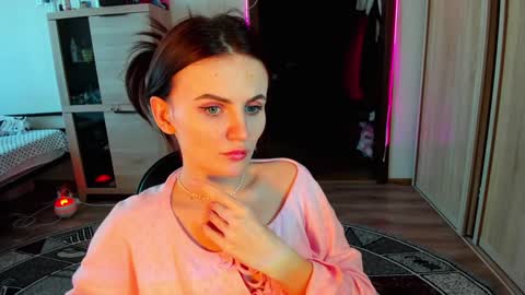 Nicky Weekends online show from 5, 2, 2025