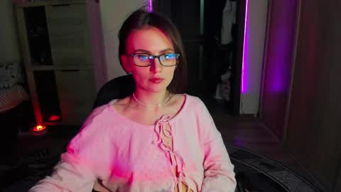 Nicky Weekends online show from 14, 2, 2025