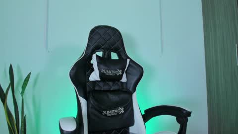 Nicky  online show from 6, 10, 2025