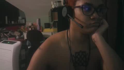 nickythehawtie online show from 15, 4, 2026