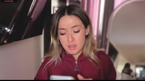 Snapshot of nickywindsor chatting on 19, 12, 2025 Nicky online show from 19, 12, 2025